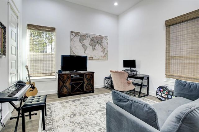 808 Fisher Street D, Houston, TX 77018