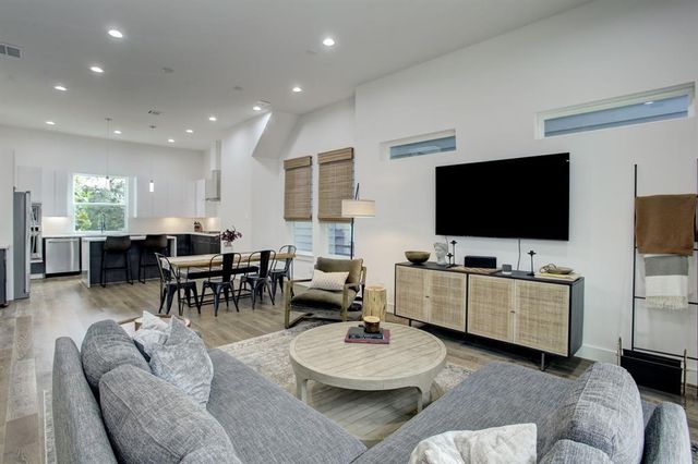 808 Fisher Street D, Houston, TX 77018