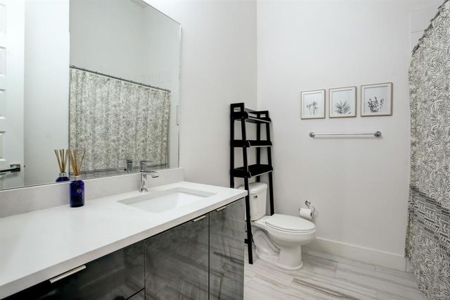 808 Fisher Street D, Houston, TX 77018