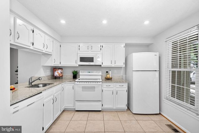 11908 FIELDTHORN CT, Reston, VA 20194