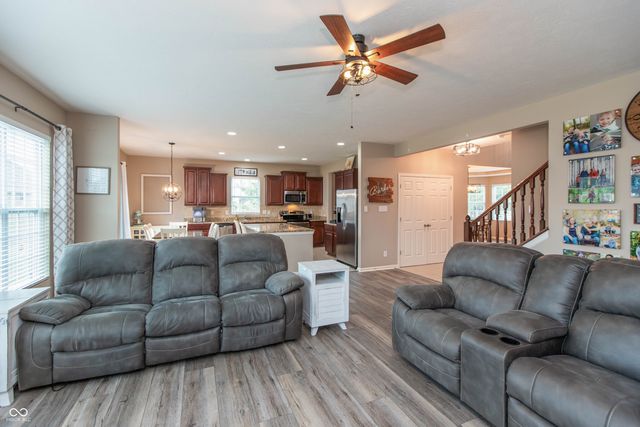 1637 Kilkenny Drive, Avon, IN 46123