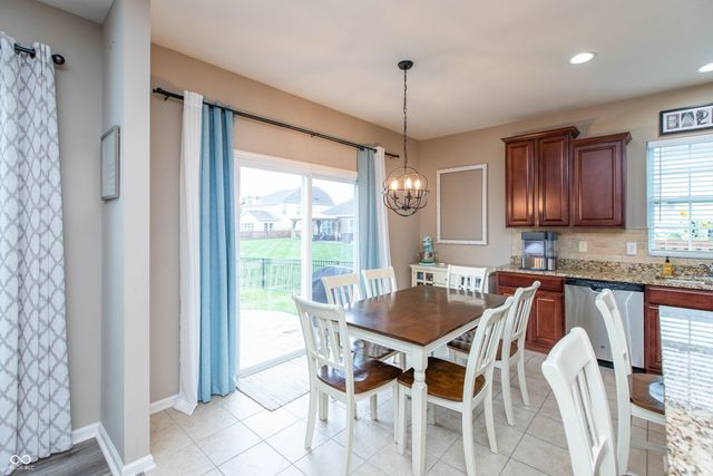 1637 Kilkenny Drive, Avon, IN 46123