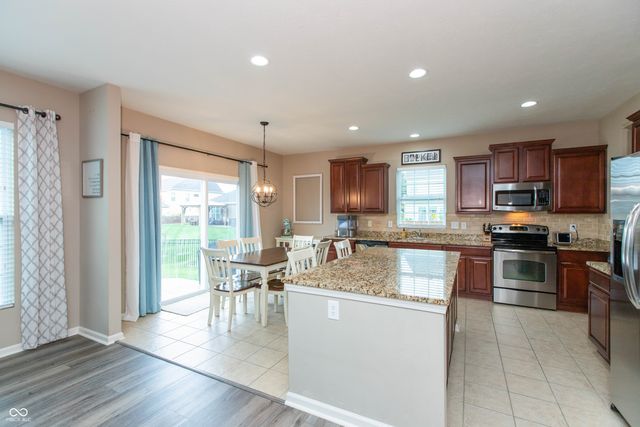 1637 Kilkenny Drive, Avon, IN 46123