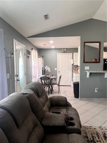 121 E Veterans Parkway, Rogers, AR 72756