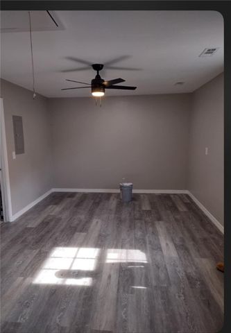 121 E Veterans Parkway, Rogers, AR 72756