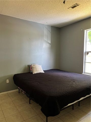 121 E Veterans Parkway, Rogers, AR 72756