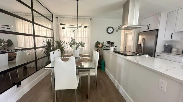 4455 NW 18th Ter, Oakland Park, FL 33309