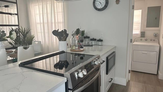 4455 NW 18th Ter, Oakland Park, FL 33309