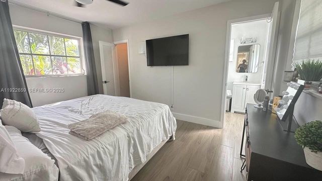 4455 NW 18th Ter, Oakland Park, FL 33309