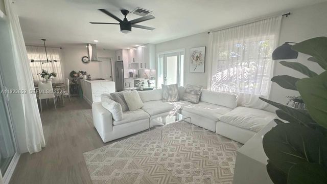 4455 NW 18th Ter, Oakland Park, FL 33309