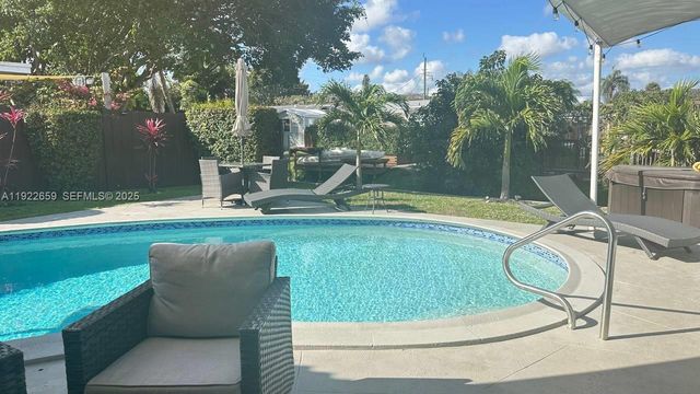 4455 NW 18th Ter, Oakland Park, FL 33309