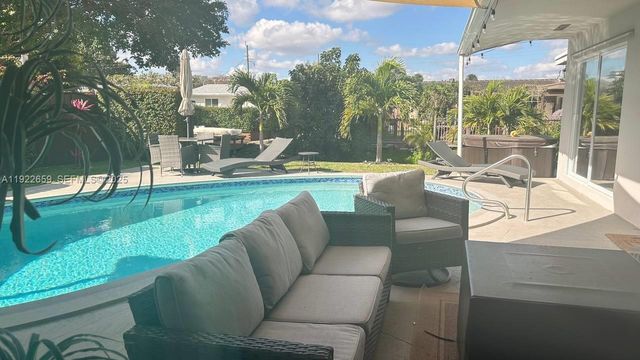 4455 NW 18th Ter, Oakland Park, FL 33309