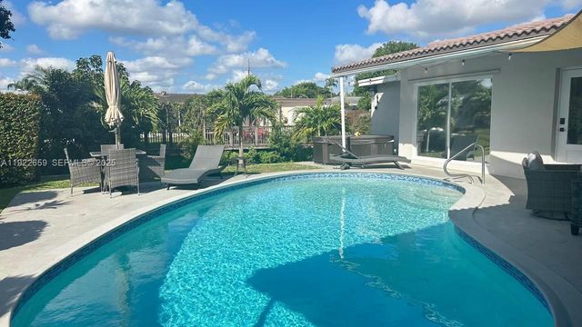 4455 NW 18th Ter, Oakland Park, FL 33309