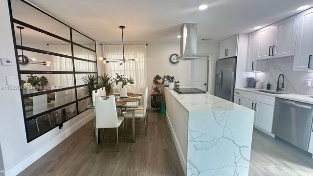 4455 NW 18th Ter, Oakland Park, FL 33309