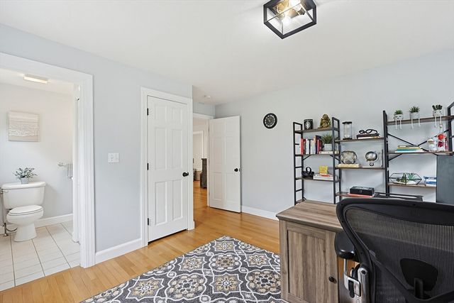 424 Dedham St, Wrentham, MA 02093