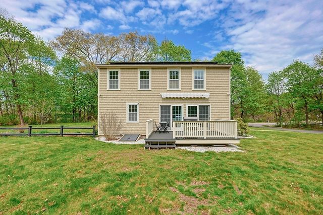 424 Dedham St, Wrentham, MA 02093