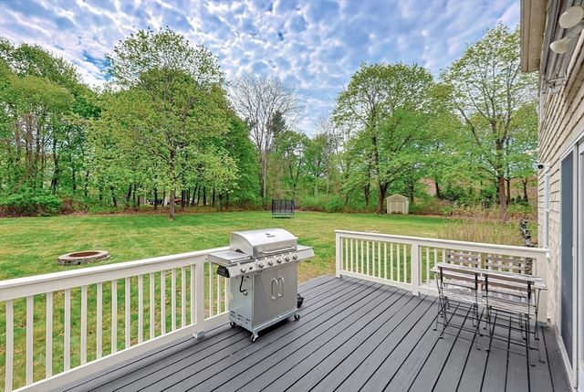 424 Dedham St, Wrentham, MA 02093