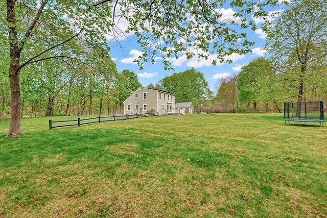 424 Dedham St, Wrentham, MA 02093