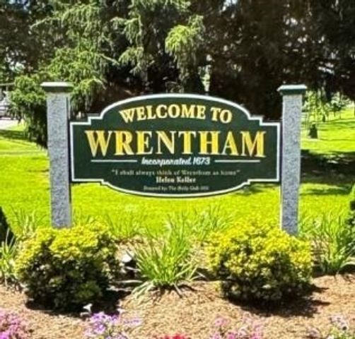 424 Dedham St, Wrentham, MA 02093