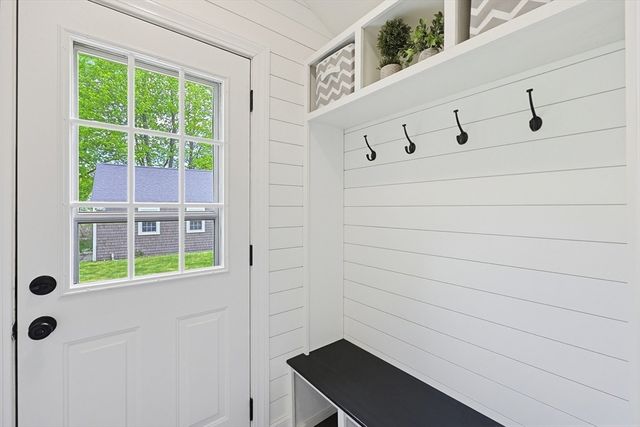424 Dedham St, Wrentham, MA 02093