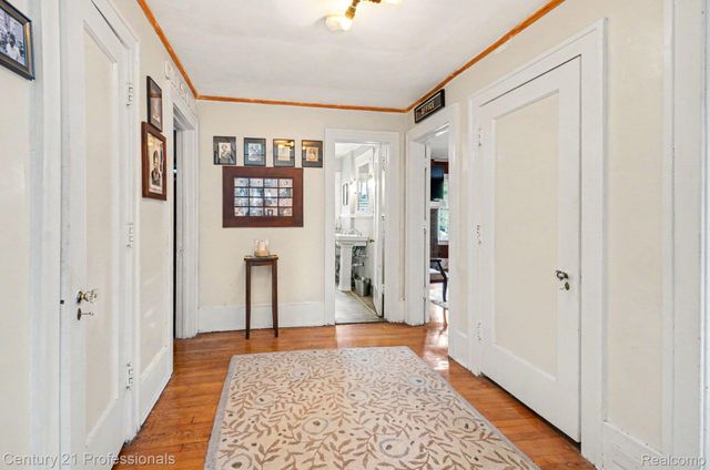 33 Moss Street, Highland Park, MI 48203