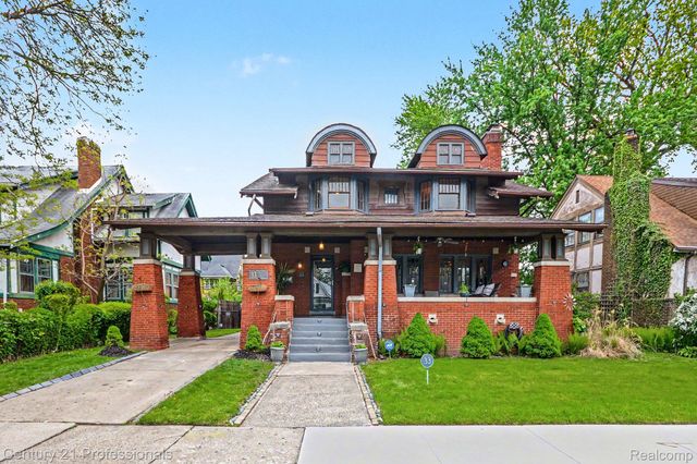 33 Moss Street, Highland Park, MI 48203