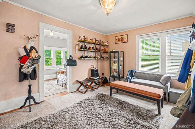 33 Moss Street, Highland Park, MI 48203