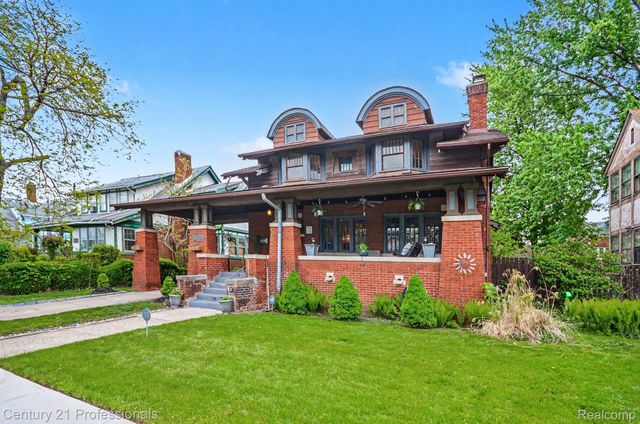 33 Moss Street, Highland Park, MI 48203