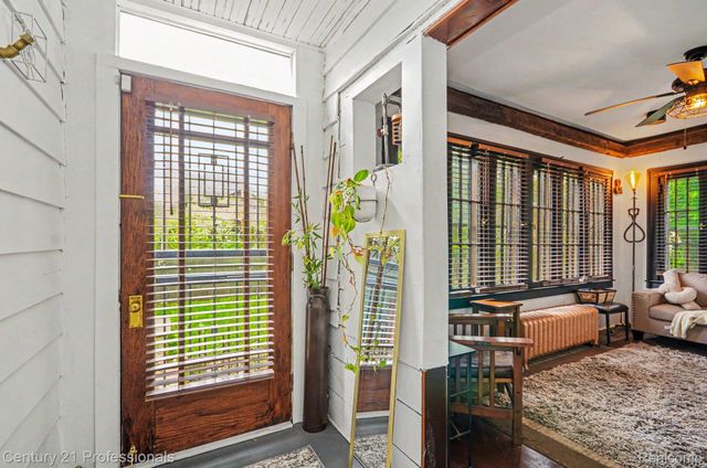 33 Moss Street, Highland Park, MI 48203