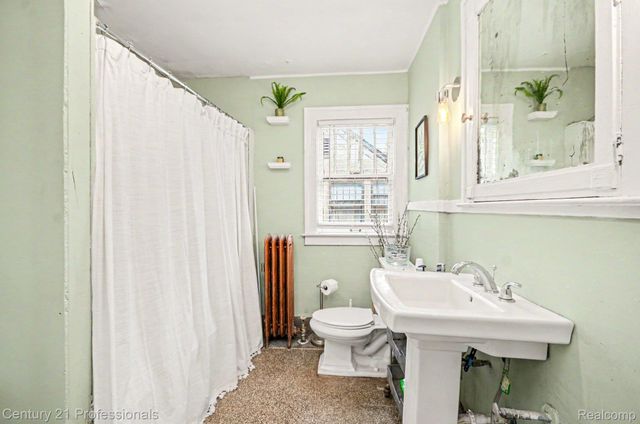 33 Moss Street, Highland Park, MI 48203