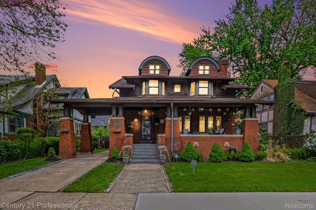 33 Moss Street, Highland Park, MI 48203