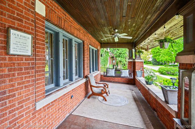 33 Moss Street, Highland Park, MI 48203