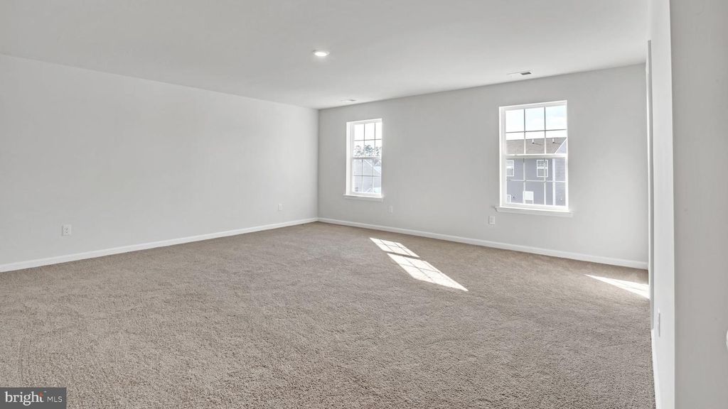 2 PLUNDER AVE, Barnegat, NJ 08005