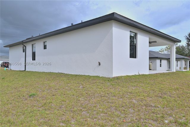 4107 13 st sw, Lehigh Acres, FL 33976