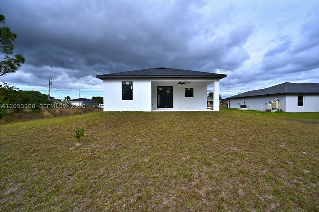 4107 13 st sw, Lehigh Acres, FL 33976