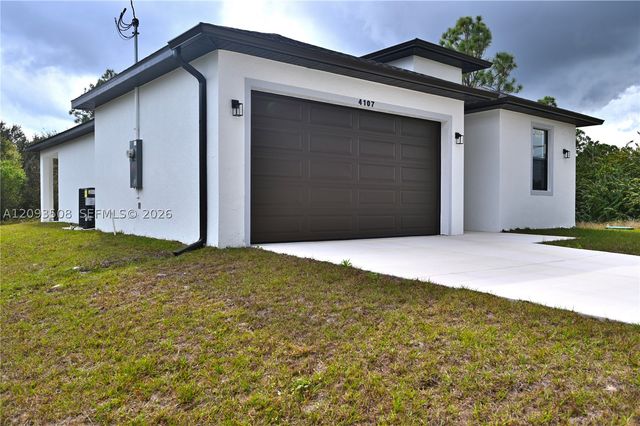 4107 13 st sw, Lehigh Acres, FL 33976