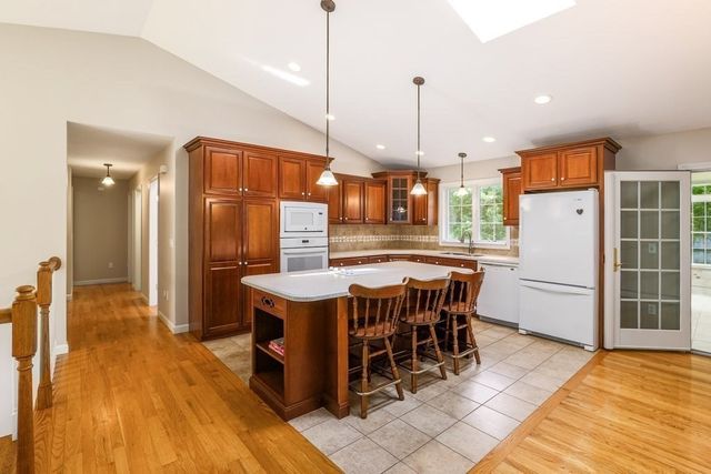 23 Sherwood Dr, Spencer, MA 01562
