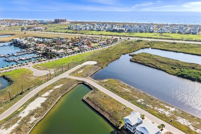 109 Laguna Isles Dr, Port Aransas, TX 78373