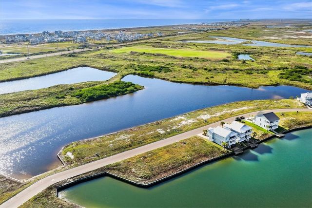 109 Laguna Isles Dr, Port Aransas, TX 78373
