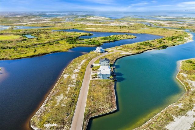 109 Laguna Isles Dr, Port Aransas, TX 78373