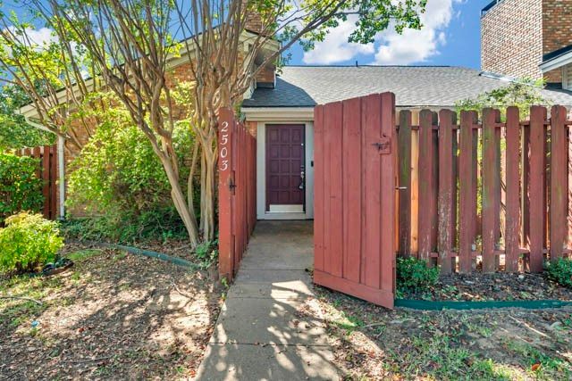 2503 Shady Ridge Drive, Bedford, TX 76021