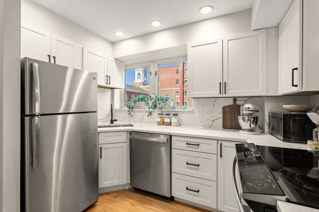 350 North St 200, Boston, MA 02113