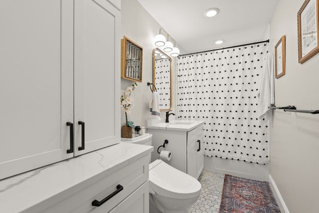 350 North St 200, Boston, MA 02113