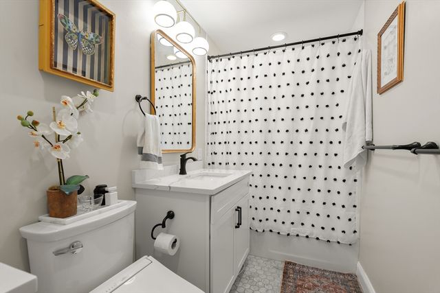 350 North St 200, Boston, MA 02113