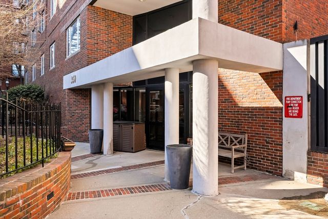 350 North St 200, Boston, MA 02113