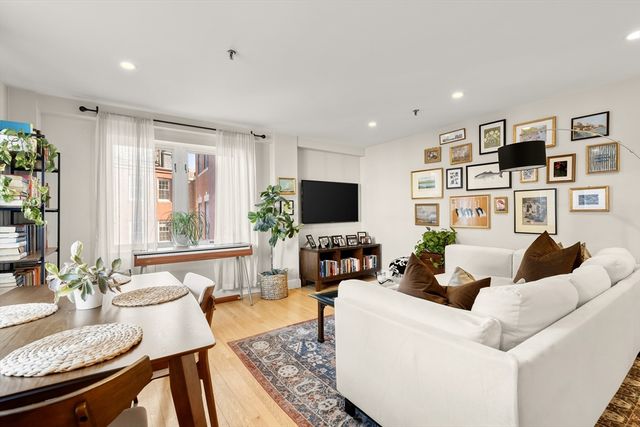 350 North St 200, Boston, MA 02113