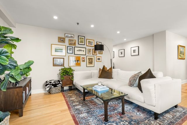 350 North St 200, Boston, MA 02113