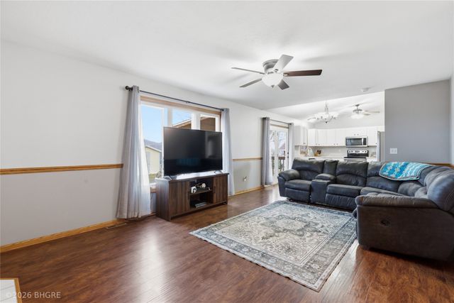 1215 N 7th Street, Indianola, IA 50125