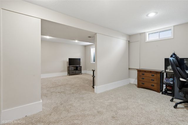 1215 N 7th Street, Indianola, IA 50125