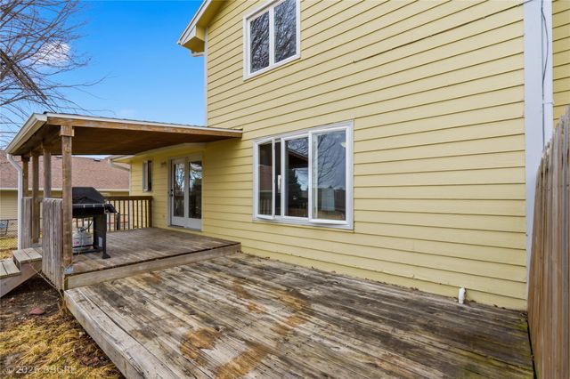 1215 N 7th Street, Indianola, IA 50125